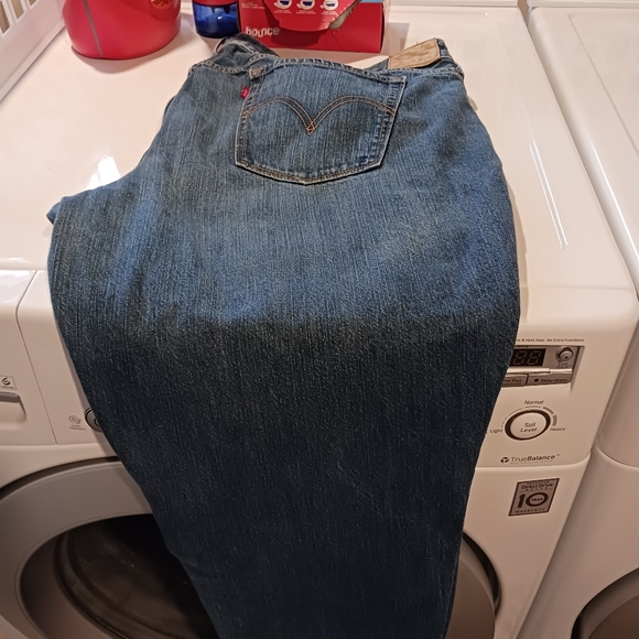Levi's Plus Size Boyfriend Jeans 👖 - Picture 5 of 13